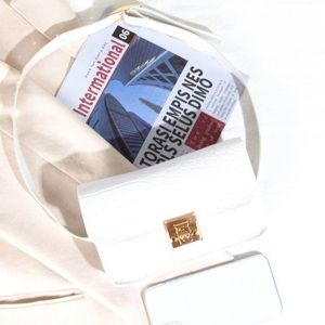 Chic white Fanny pack